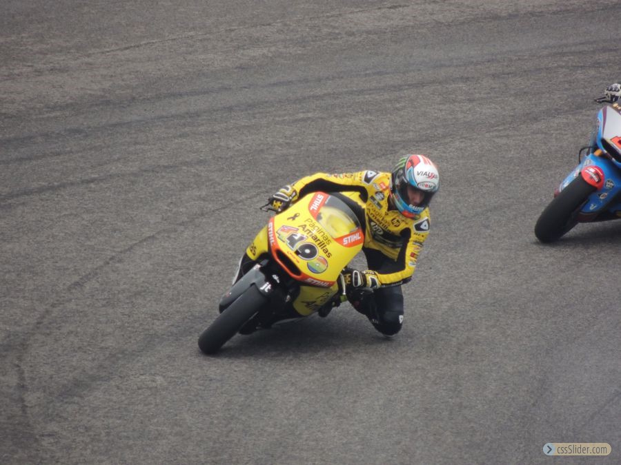 40 Alex Rins