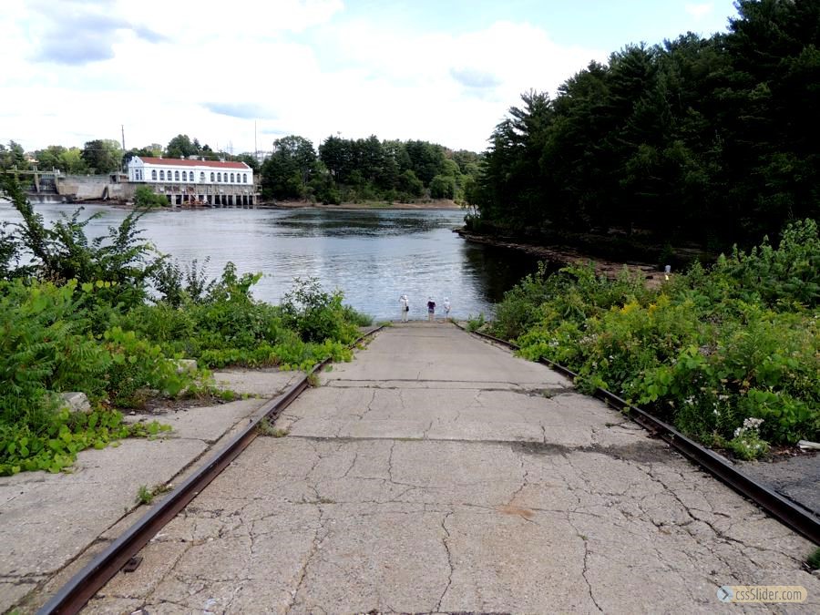 Gigantic boat ramp