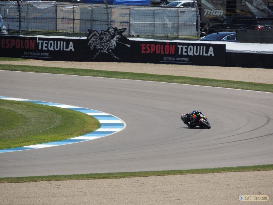 Turn 11, 38 Bradley Smith