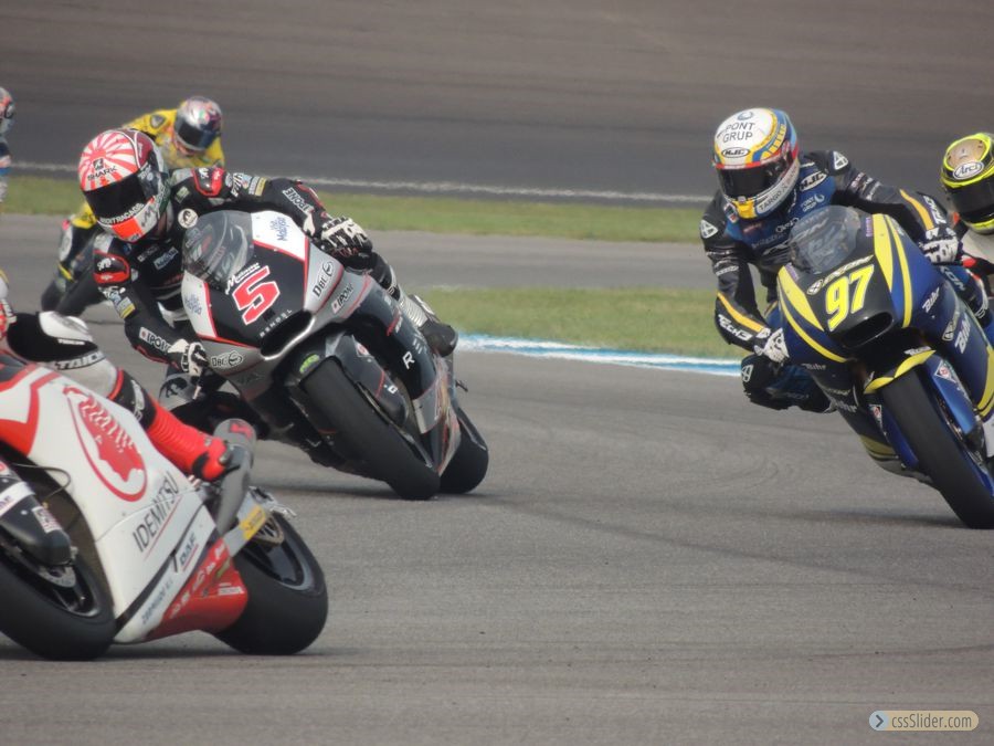 5 Zarco & 97 Vierge follow IDEMITSU Honda rider into corner 2